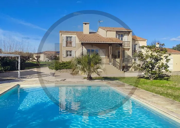 Casa de Férias Charmante Maison Avec Piscine