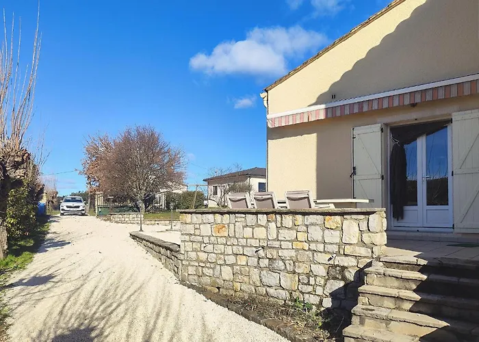 Charmante Maison Avec Piscine Casa de Férias *