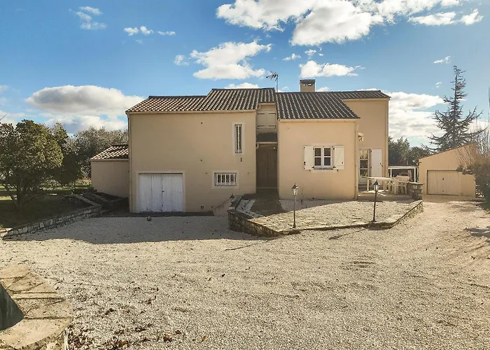 Charmante Maison Avec Piscine Mejannes-les-Ales
